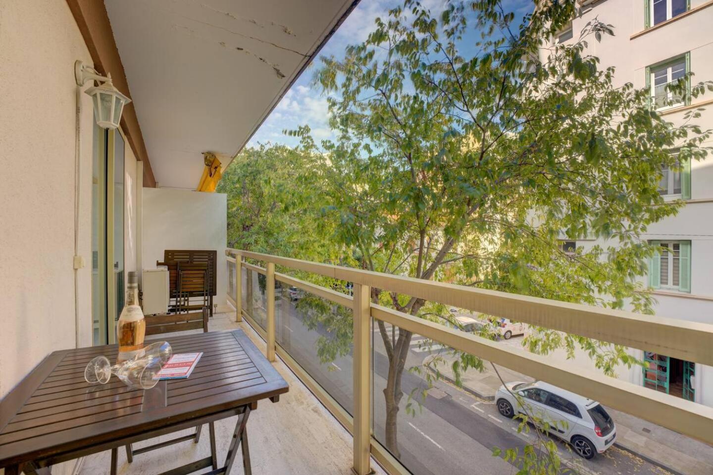 Elegant Apt W/2 Terraces/Mins To Beach & Shops Antibes Exteriör bild