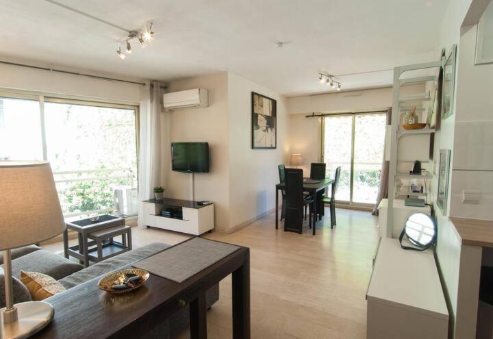 Elegant Apt W/2 Terraces/Mins To Beach & Shops Antibes Exteriör bild